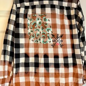 Size M Unisex distressed flannel